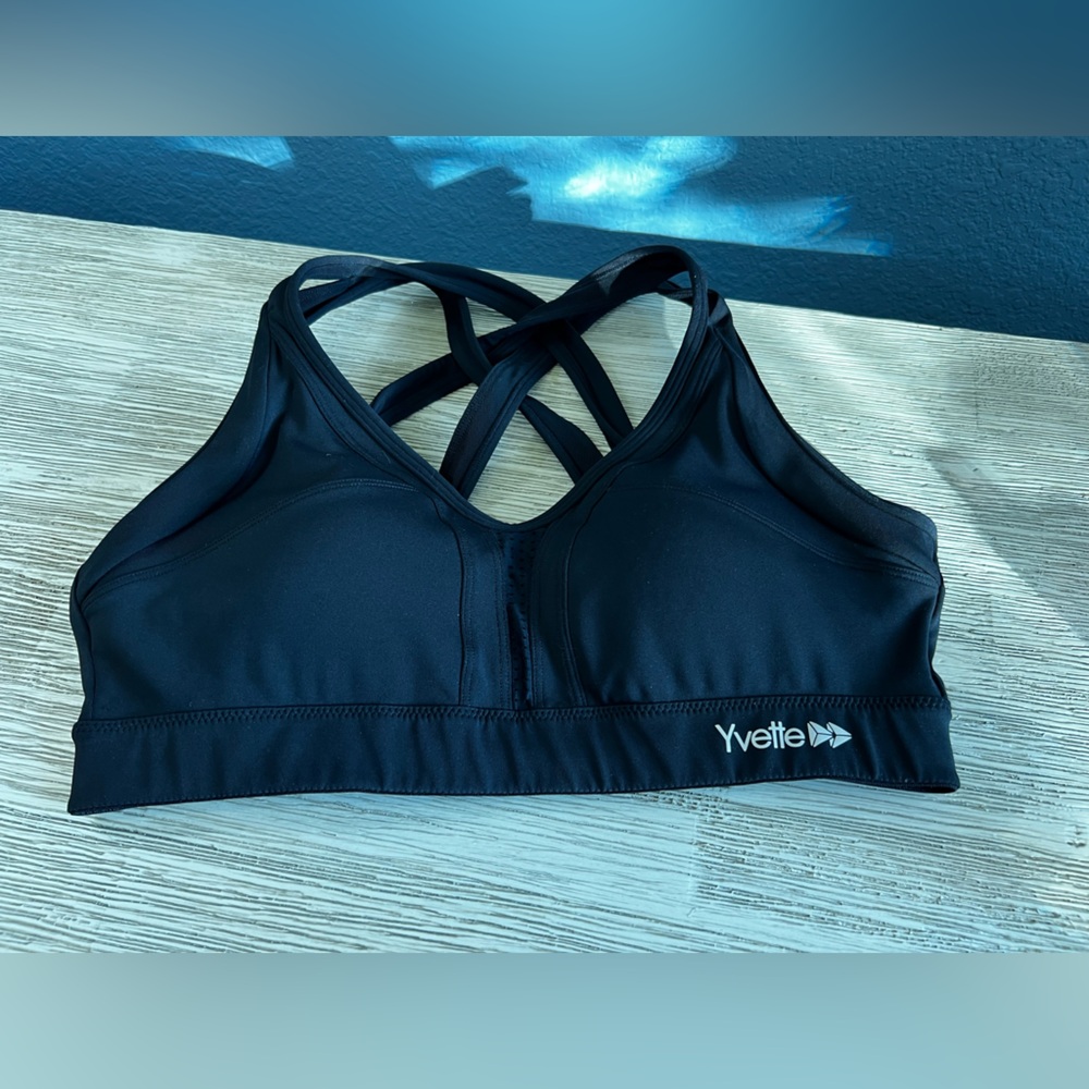 Yvette Women's Black Sports Bra